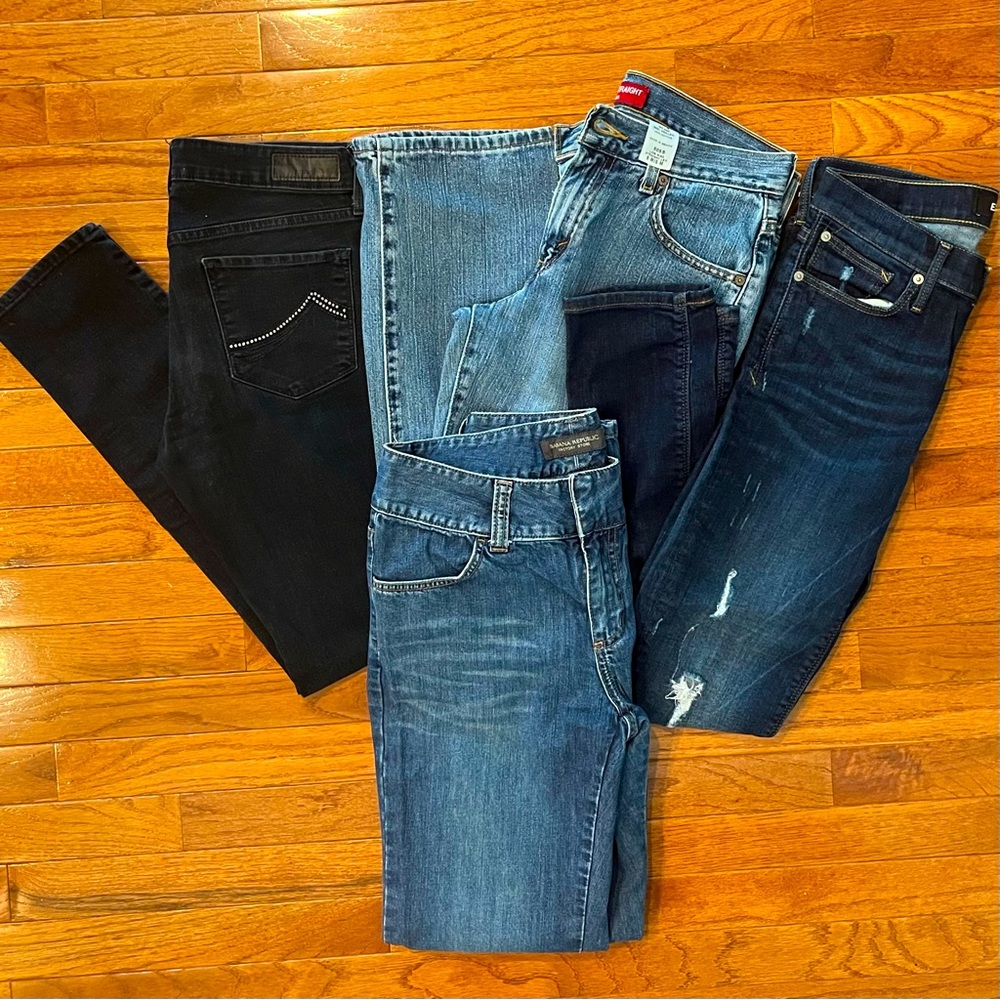 Bundle of 4 great jeans! Size 6/R
